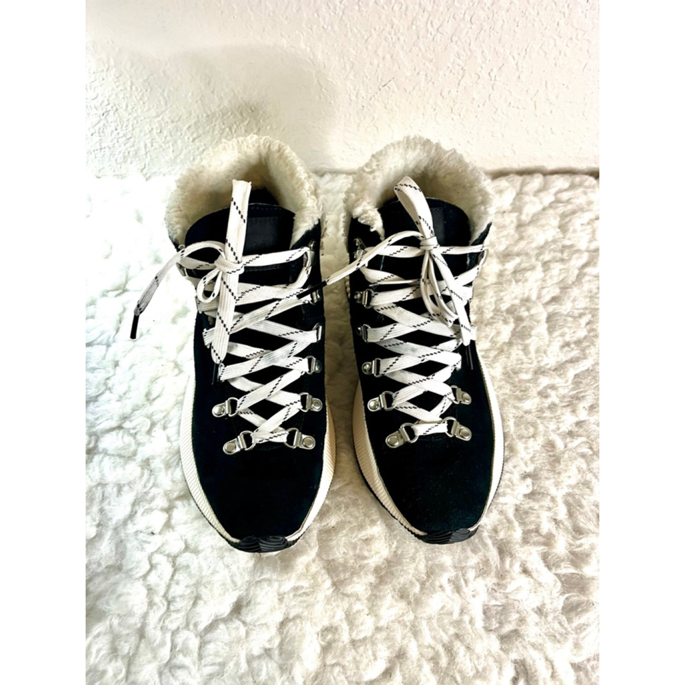 Sorel Women's Out 'N About III Conquest Waterproof Boots in the Black Size 8.5M - Picture 1 of 8